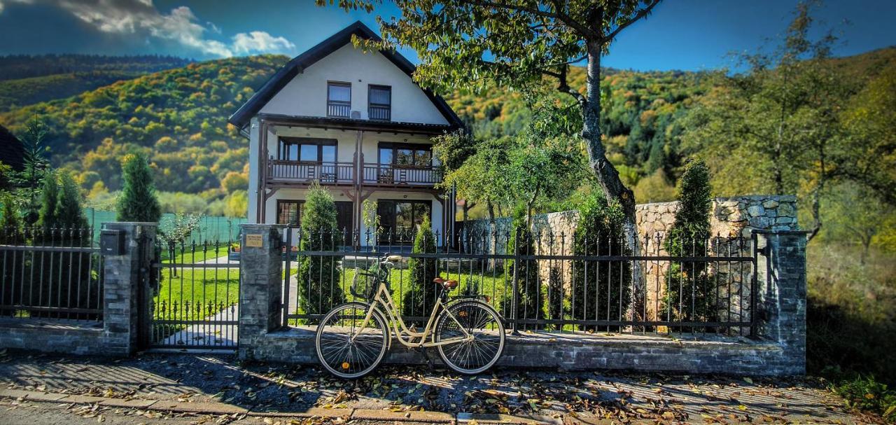 Villa Vrelo Bosne ซาราเยโว ภายนอก รูปภาพ